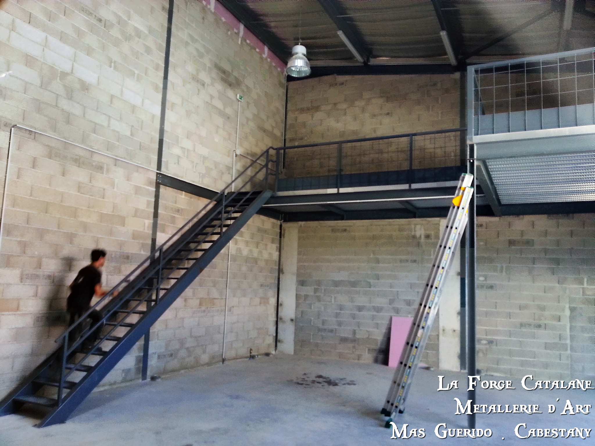 escalier industriel marches toles larmees 3 forge catalane.jpg